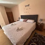 شقة Luka